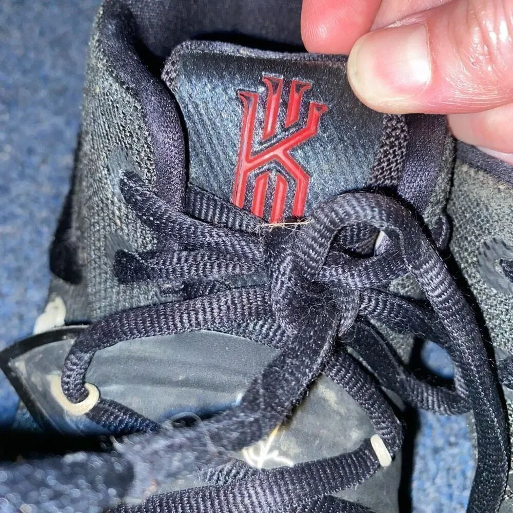 Nike Kyrie Irving youth boys 6 mid top eye tie up basketball shoes black